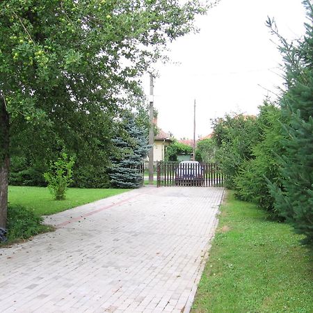 Bundics Vendeghazak Bed & Breakfast Lenti Exterior photo