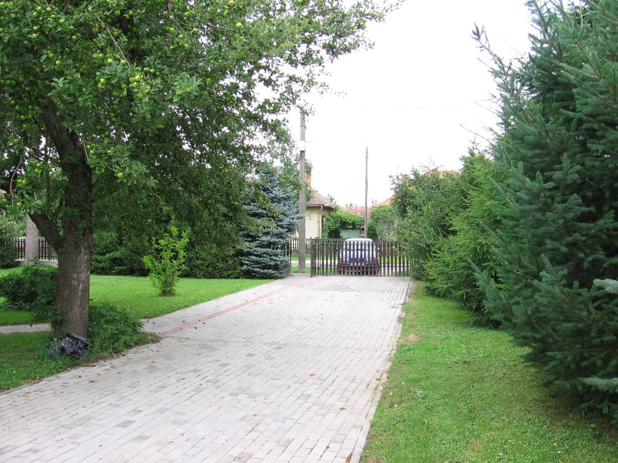 Bundics Vendeghazak Bed & Breakfast Lenti Exterior photo